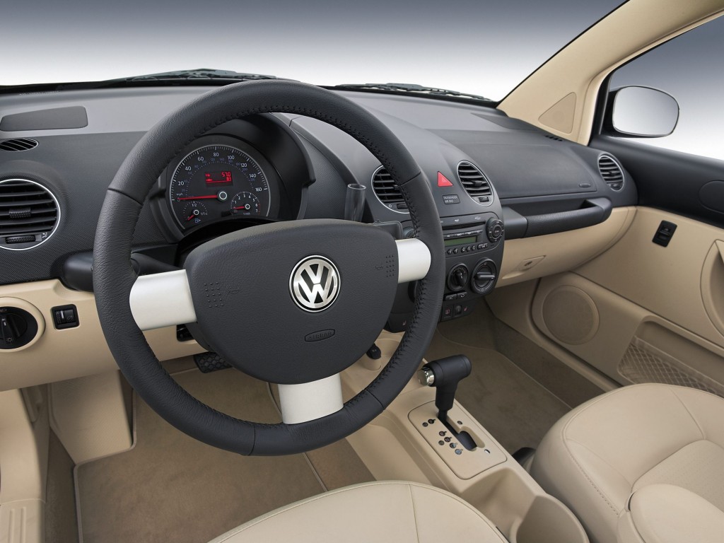 Interior Del Carro Volkswagen New Beetle 2010 Lista De Carros 3931