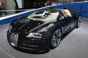 Bugatti Veyron Grand Sport Vitesse Jean Bugatti: solo 3 unidades a 3 millones de dólares.