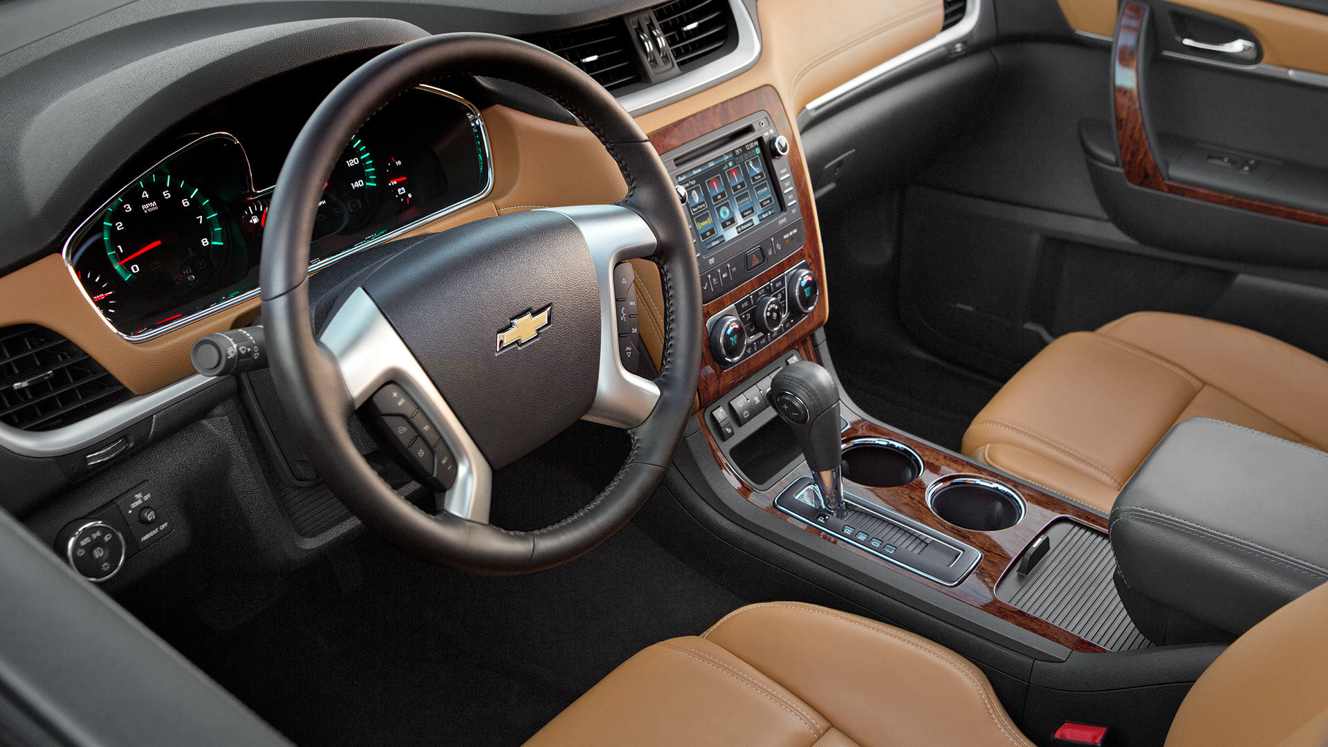 Chevrolet Traverse 2014: talla, desempeño, calidad y comodidad. | Lista