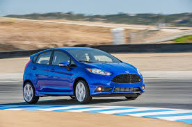 Ford Fiesta Hatchback 2015: deportividad, seguridad, eficiencia y agilidad.