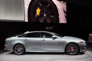 Jaguar XJR 2015: diseño, poder y calidad.