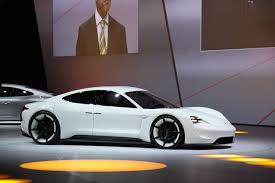 Salón de Frankfurt 2015: Porsche Mission E un concept  con aires futuristas y 100% eléctrico.